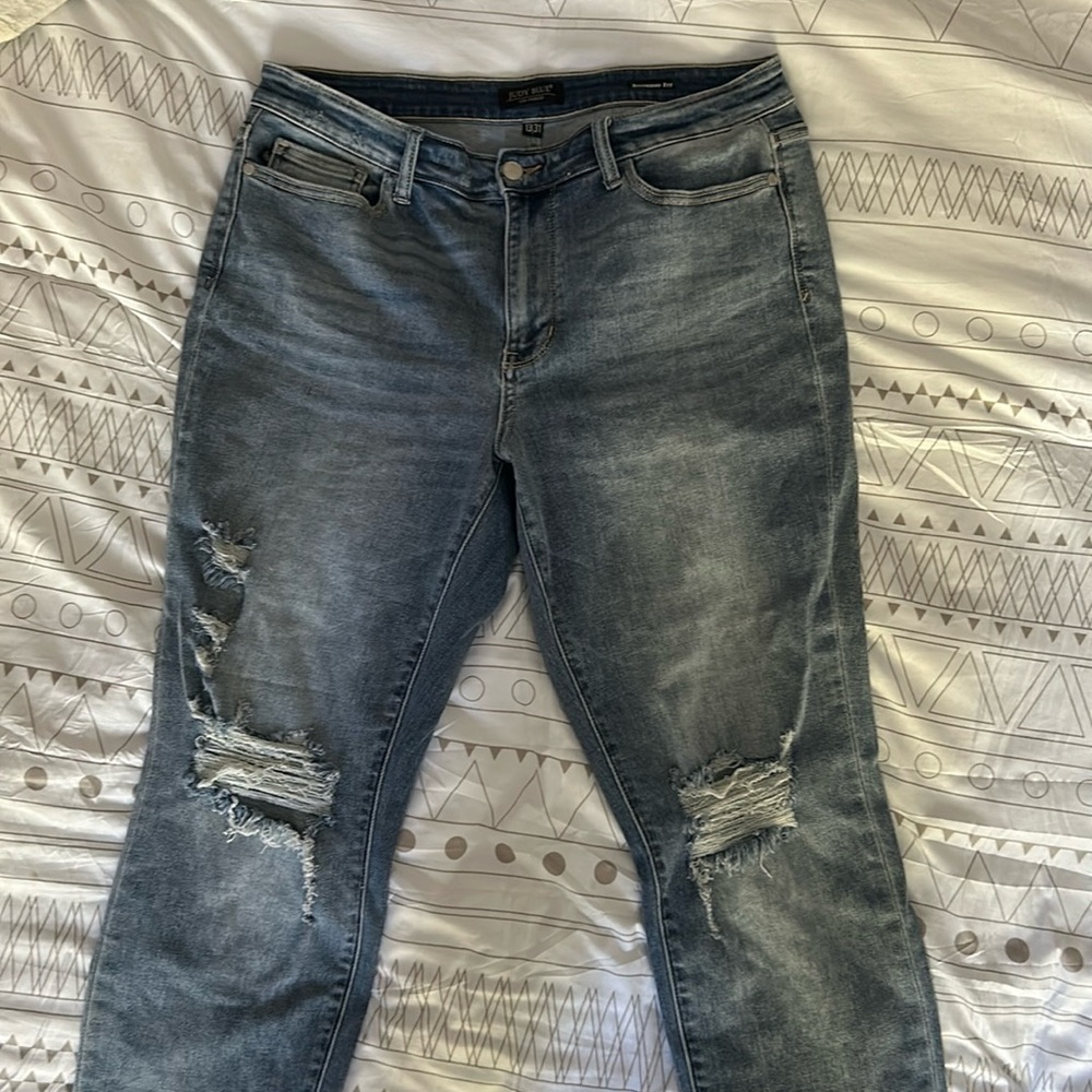NWT Judy Blue distressed jeans raw hem